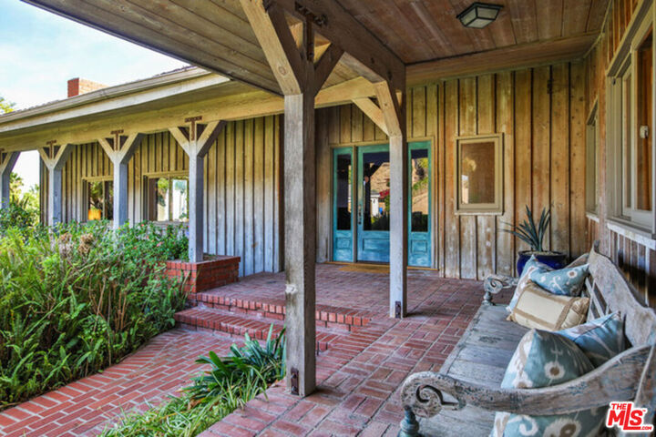 Property Photo: 3825 Malibu Country Dr CA 90265