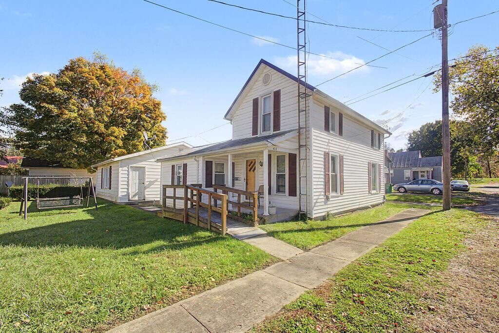 Property Photo:  402 S Harrison Street  OH 43050 