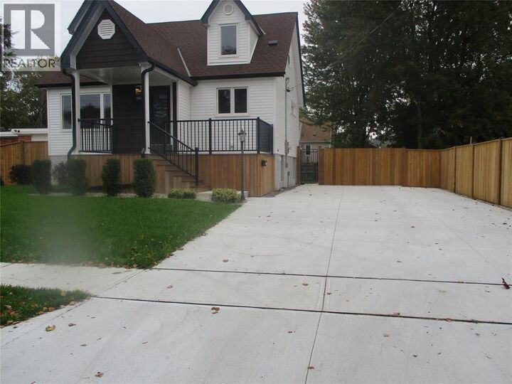 Property Photo:  786 Elizabeth Avenue  ON N7S 2V3 