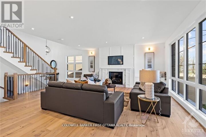 Property Photo: 302 Parnell Avenue ON K1Z 5J8