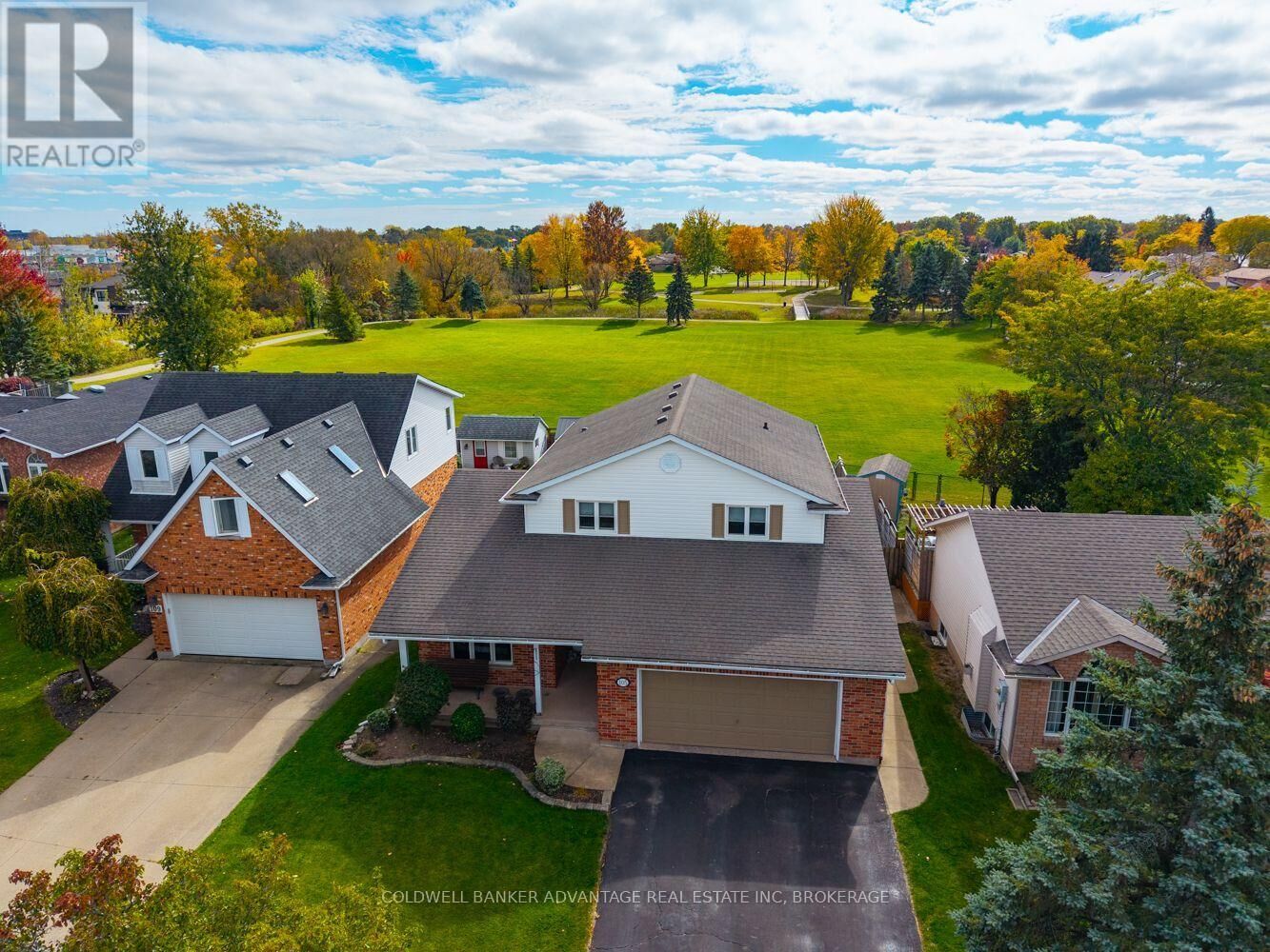 Property Photo:  105 Wellandvale Drive  ON L3C 7C7 