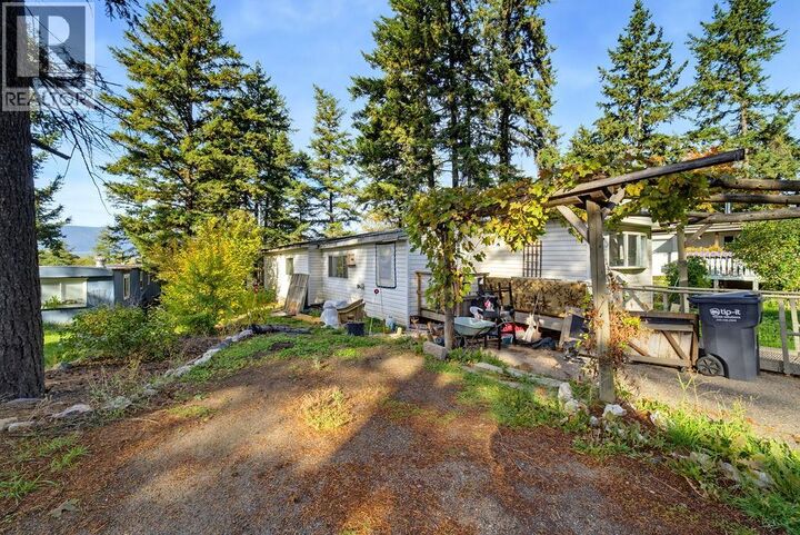 Photo de la propriété:  4137 Spallumcheen Drive 18  BC V0E 1B6 