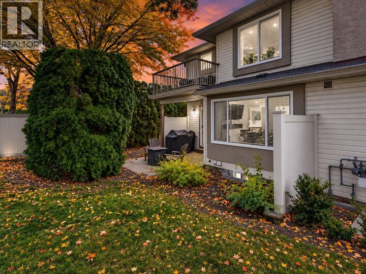 Property Photo:  1853 Edgehill Avenue 10  BC V1V 1X8 