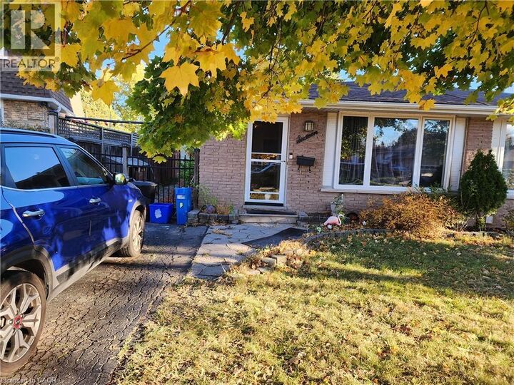 Property Photo:  16 Glebe Court  ON L9C 6B1 