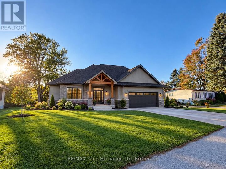 Property Photo:  16 William Street North  ON N0M 1M0 