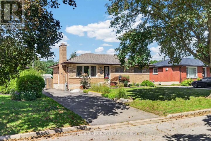 Property Photo: 34 Algonquin Crescent ON N5W 1N4