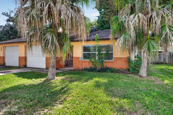Property Photo:  927 Boulder Drive  FL 32119 