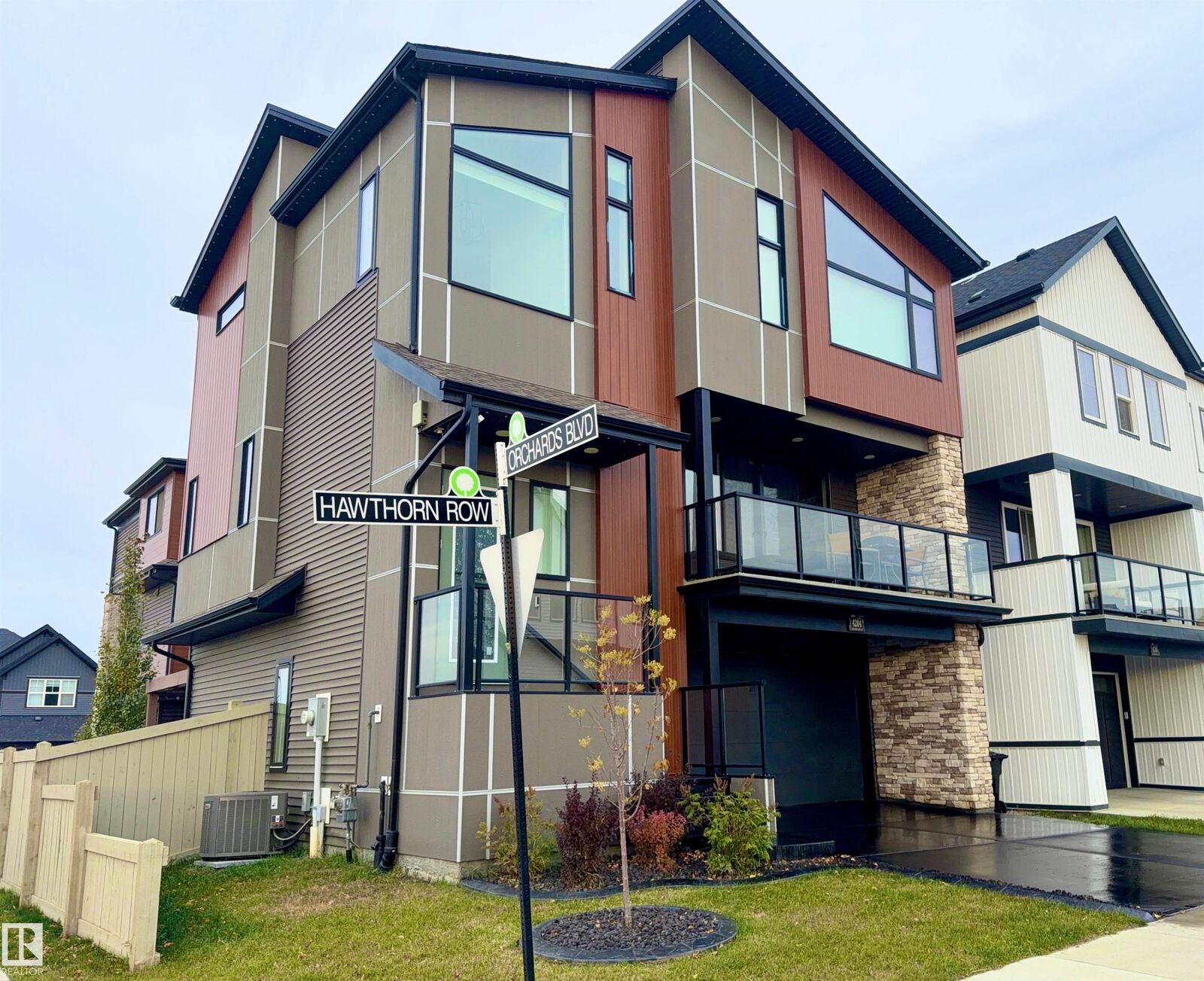 Property Photo:  4204 Hawthorn Row SW  AB T6X 2Y7 