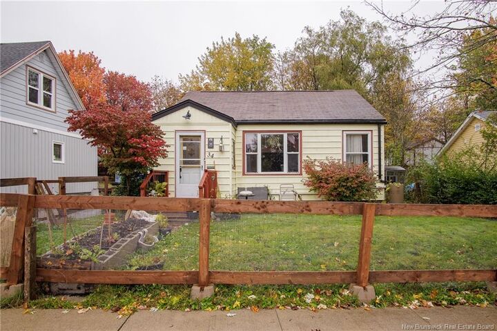 Property Photo:  34 Currie Avenue  NB E2K 3A8 