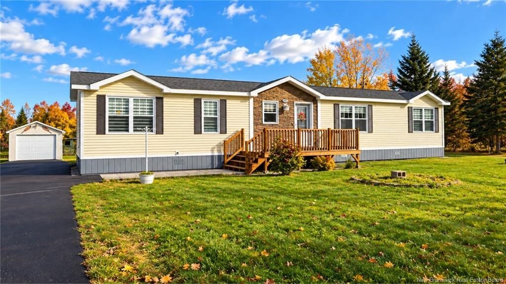 Property Photo:  15 Rue De La Residence  NB E8N 0B3 