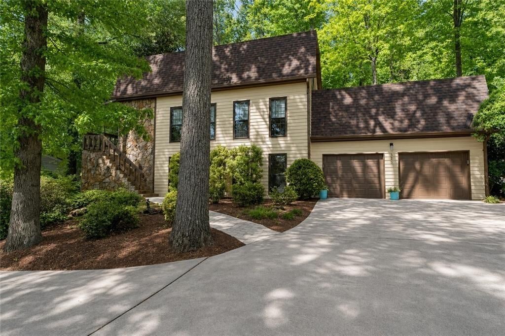 Property Photo: 395 Nottingham Drive GA 30066