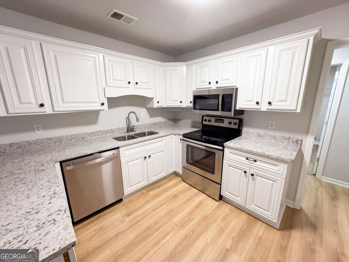 Property Photo:  1100 Timber Ridge Road  GA 30677 