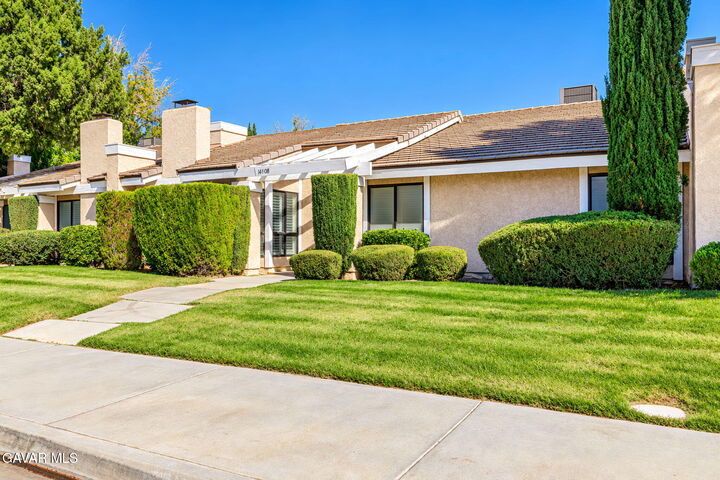 Property Photo: 44108 30th Street CA 93536
