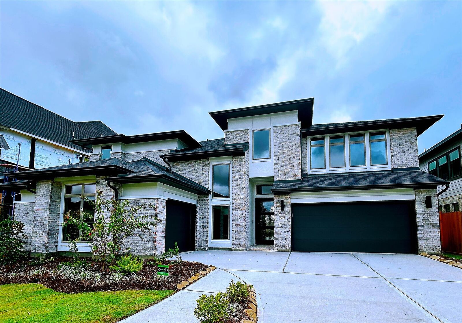 Property Photo:  5419 Rocky Banks Way  TX 77441 
