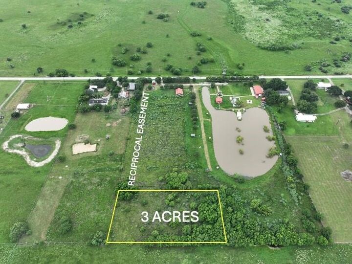 Property Photo:  7702 Vincik Ehlert Road  TX 77471 