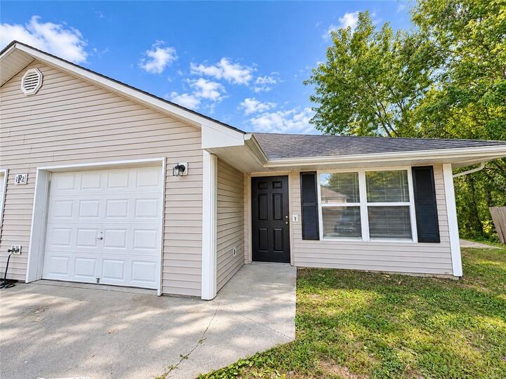 Property Photo:  516 Johnson Drive  MO 64076 
