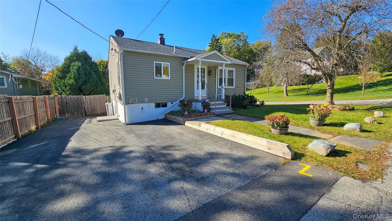 Property Photo:  41 Birdsall Avenue  NY 12542 