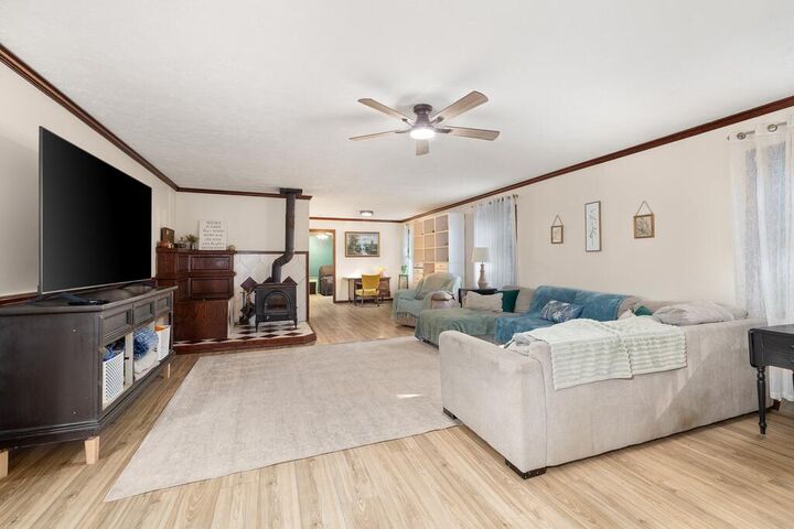 Property Photo: 9130 West Old Lincoln Way OH 44691