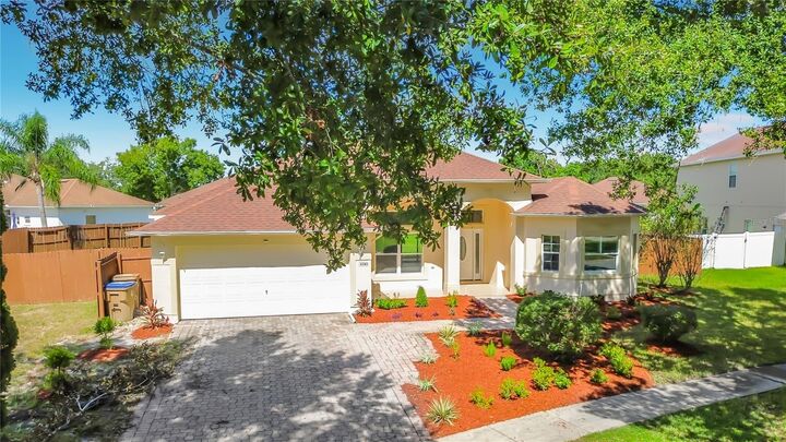 Property Photo:  4203 Lugano Court  FL 34746 