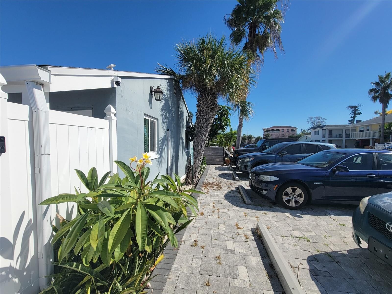 Property Photo: 605 69th Avenue 2 FL 33706