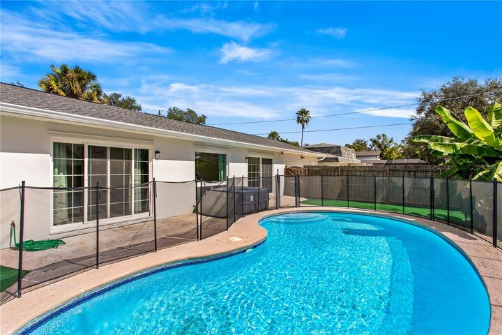 Property Photo:  4906 W San Rafael Street  FL 33629 