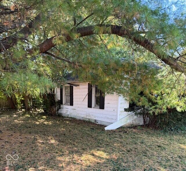 Property Photo: 1417 Mulberry Street IN 47280
