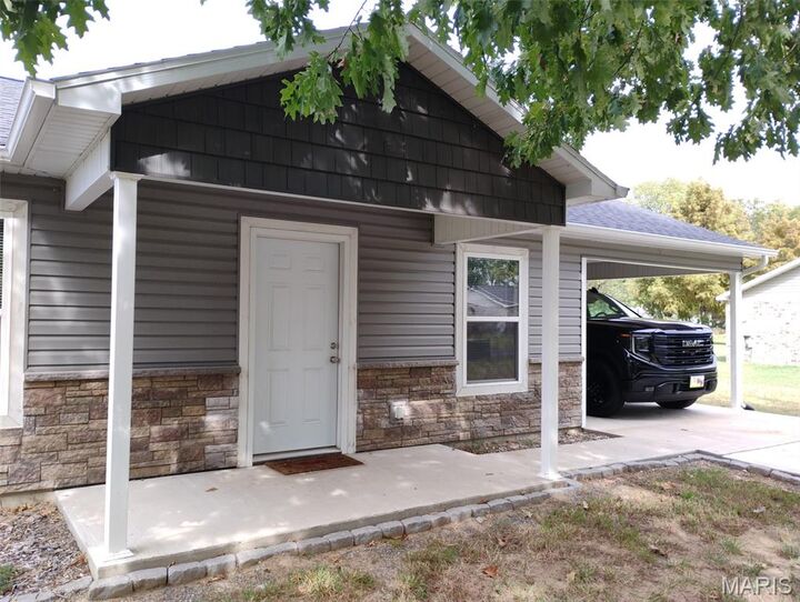 Property Photo: 802 Peggy Street MO 63823