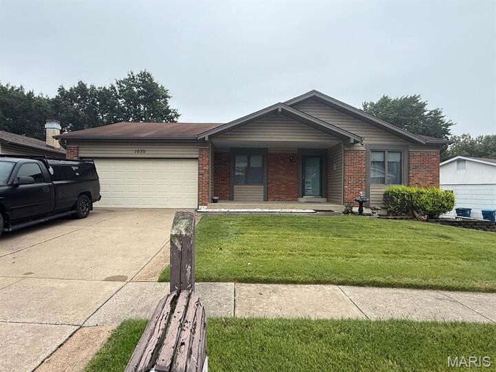 Property Photo:  1030 Timberwood Trails Drive  MO 63031 