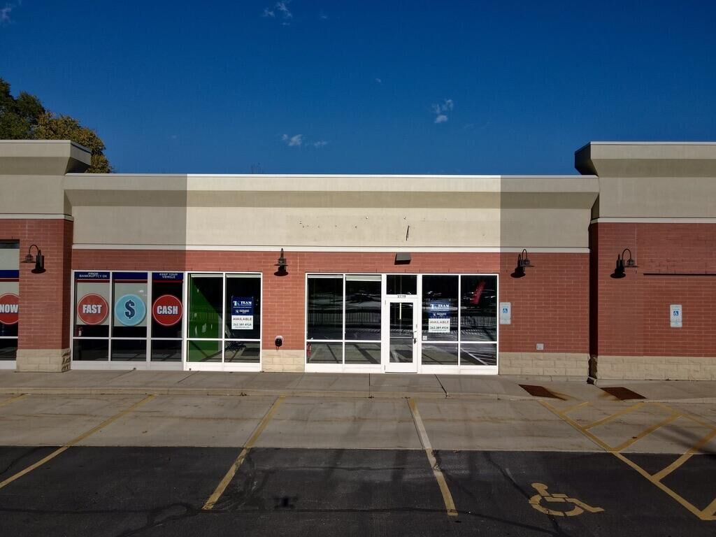 Property Photo:  2719 Calumet Dr  WI 53083 
