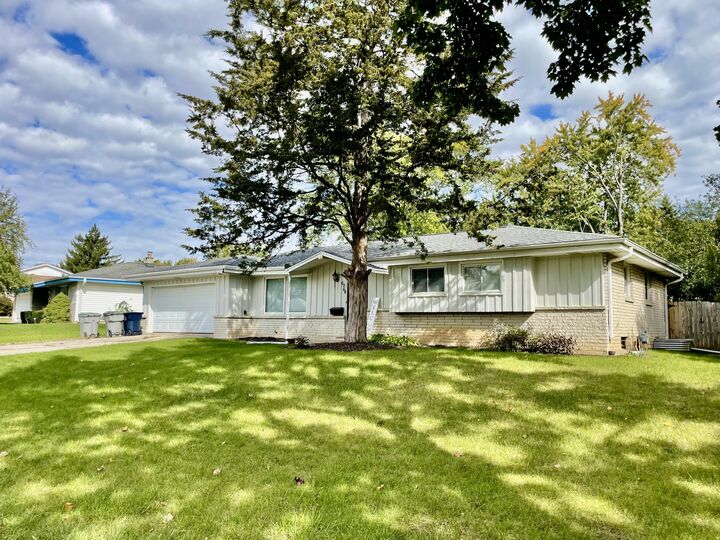 Property Photo:  6864 N 85th St  WI 53224 