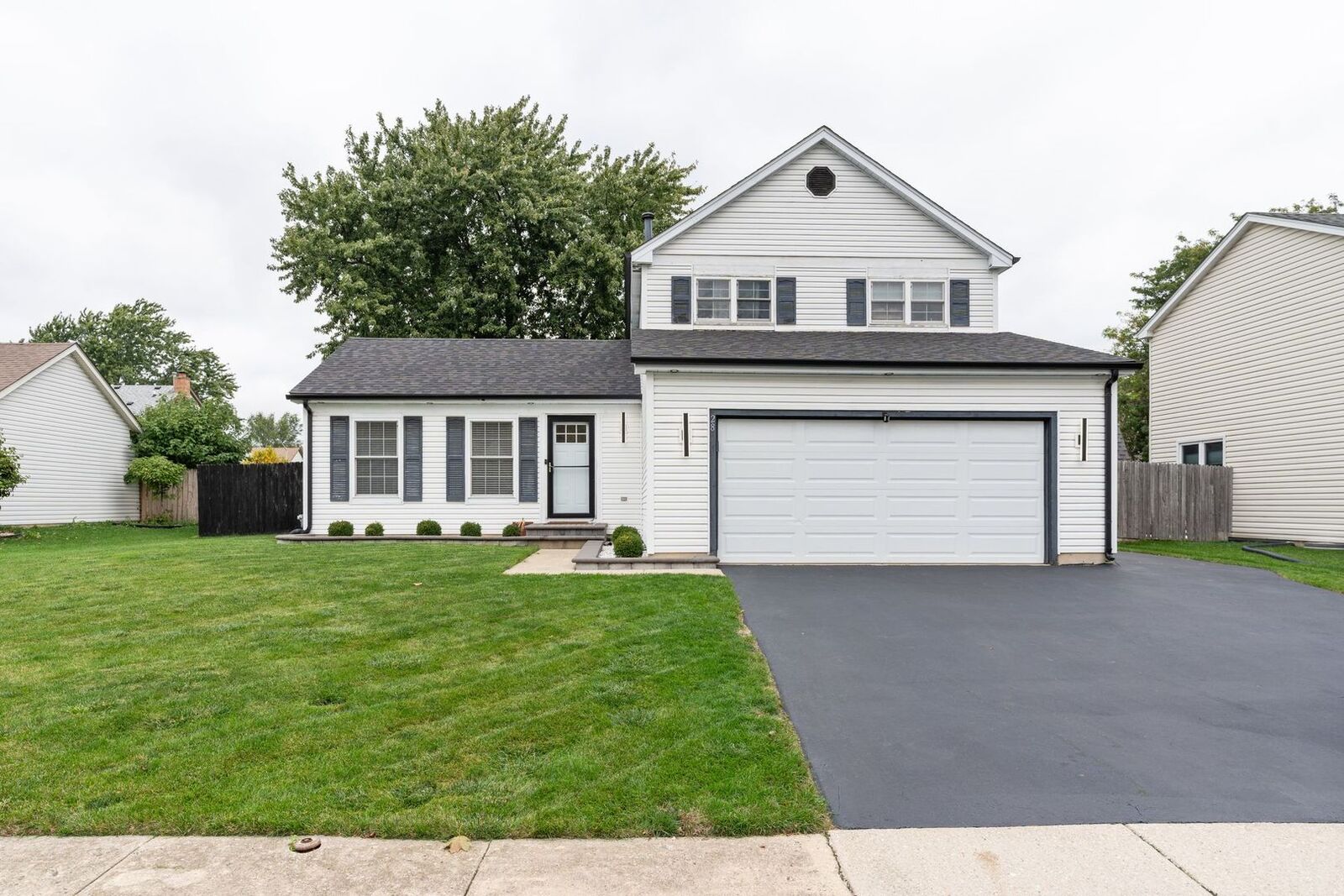 Property Photo: 28 Dennison Drive IL 60139