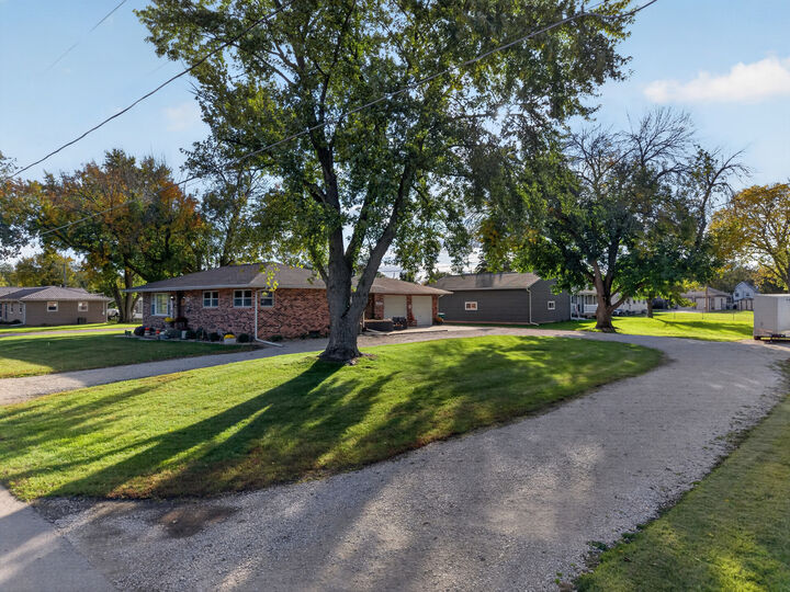 Property Photo:  381 S Hossack Street  IL 61360 