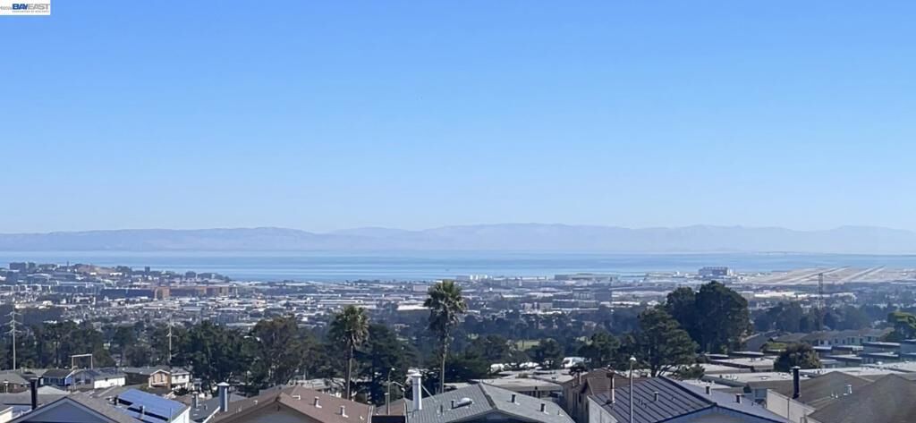 Property Photo:  38 Brighton Ct  CA 94015 