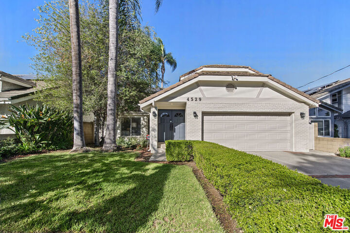 Property Photo:  4529 Cedros Avenue  CA 91403 