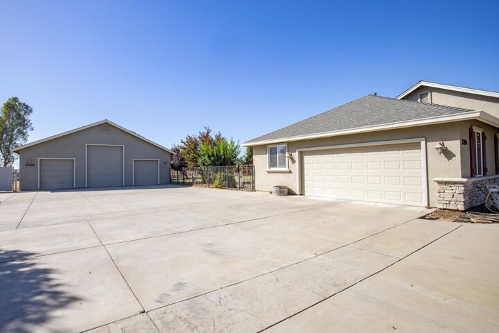 Property Photo:  21196 E Rose Clover Lane  CA 95236 