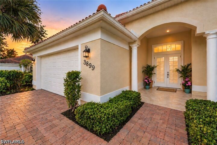 Property Photo:  3899 Aurora Court  FL 34116 