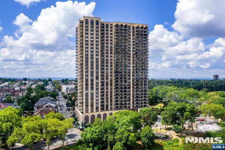 Property Photo: 7855 Boulevard East 7L NJ 07047