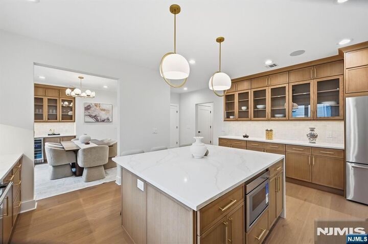 Property Photo:  50 W Hobart Gap Road  NJ 07039 
