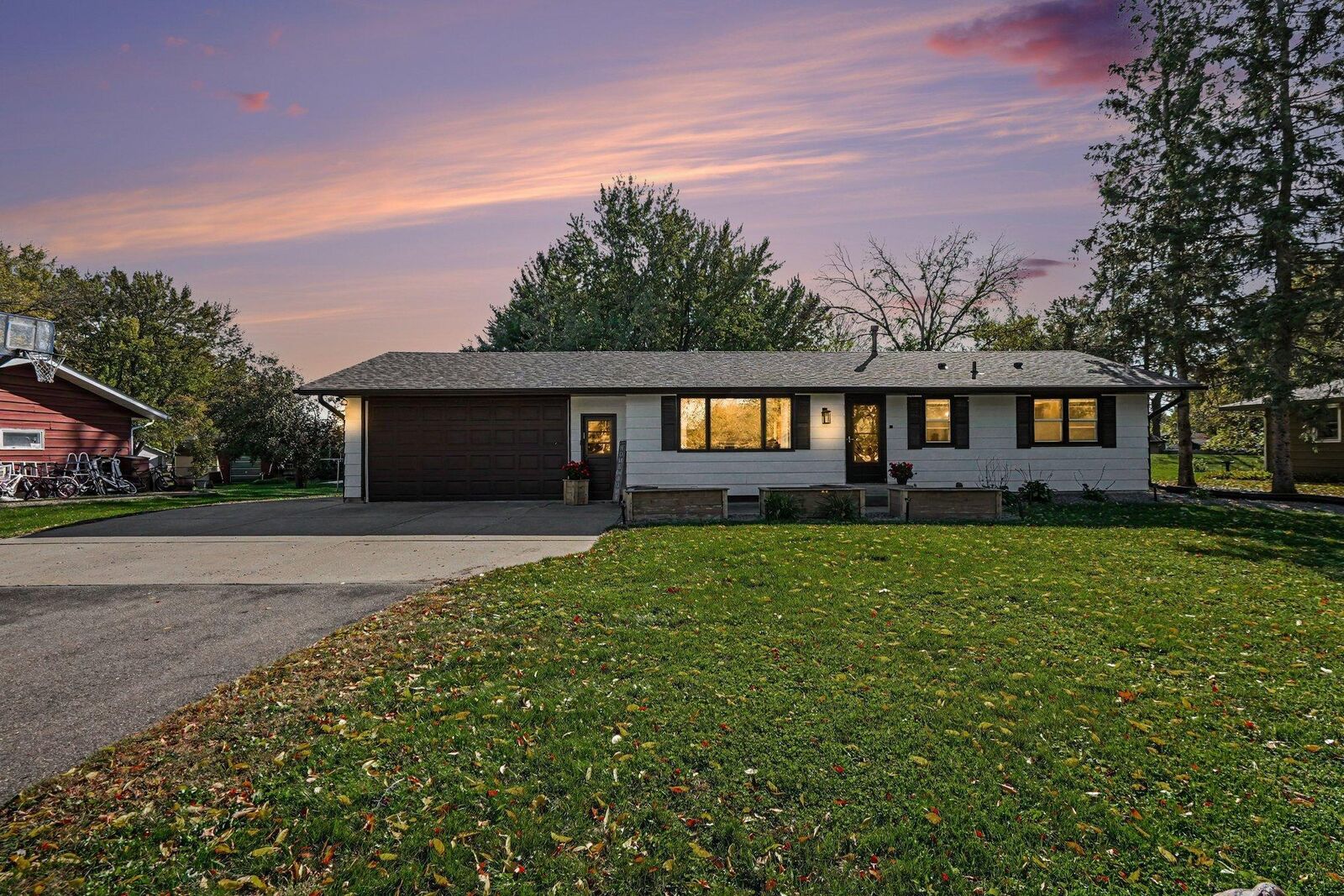 Property Photo: 6911 Faricy Lane MN 55372