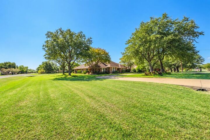 Property Photo: 610 Shallow Creek Drive TX 75154