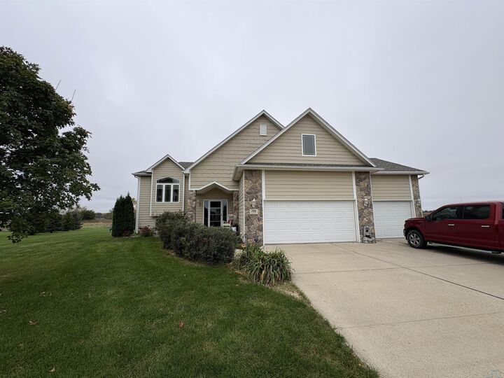Property Photo: 708 Red Cedar Ct SD 57038