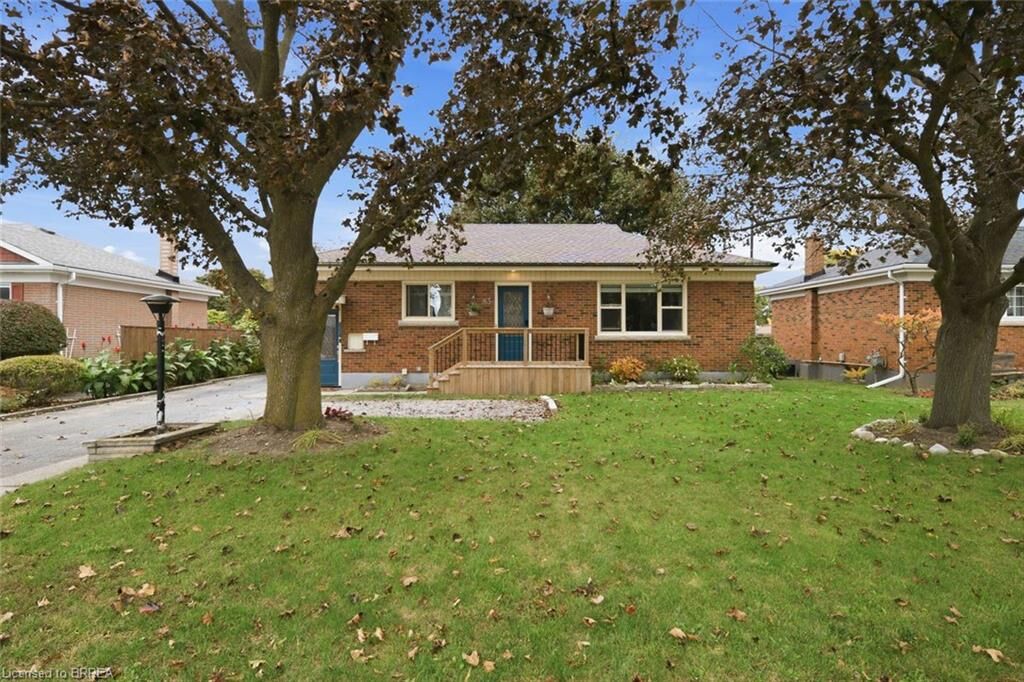 Property Photo:  83 Fairview Drive  ON N3R 2W8 