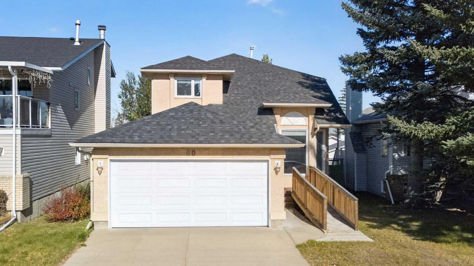 Property Photo:  60 Shawinigan Drive SW  AB T2Y 1Y4 