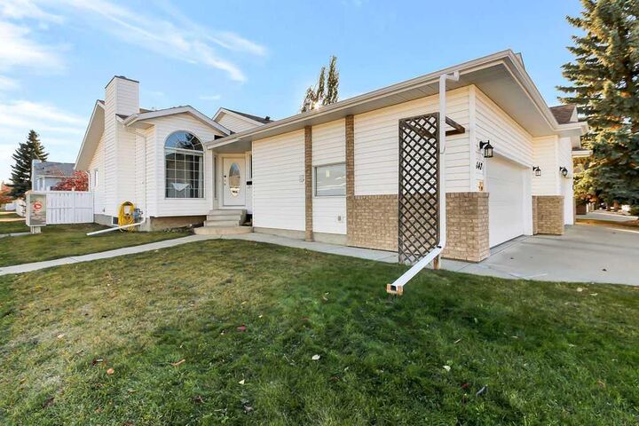 Property Photo:  142 Doran Crescent  AB T4R 1M9 