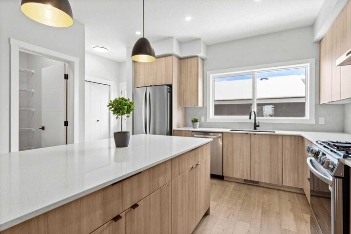 Property Photo: 70 Versant View SW AB T2Y 0X3