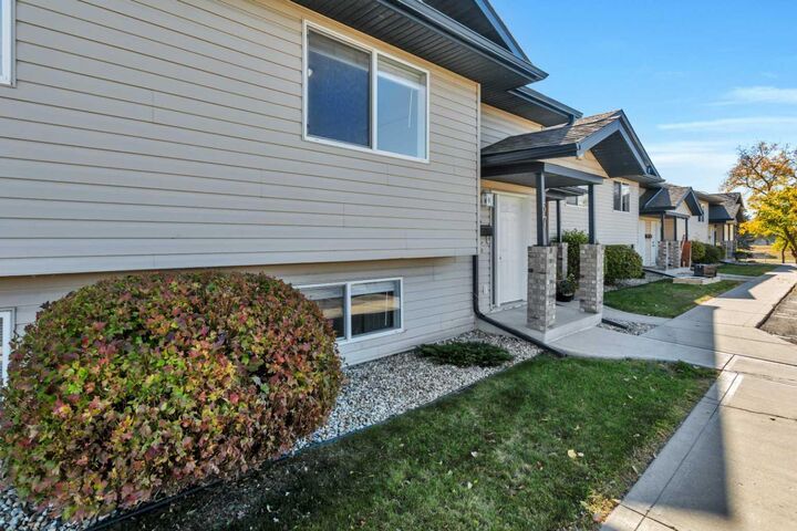 Property Photo:  57 Leung Place  AB T0M 0J0 