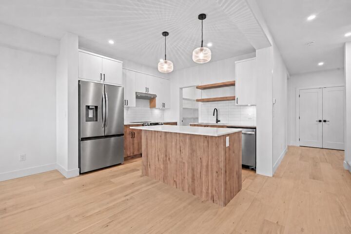 Property Photo:  4 Strathmore Lakes Point  AB T1Y 1Y6 