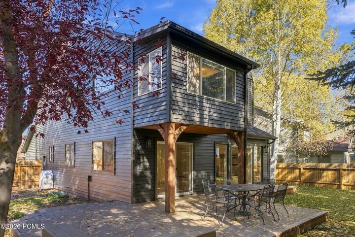 Property Photo: 1327 W Quail Meadows Road UT 84098