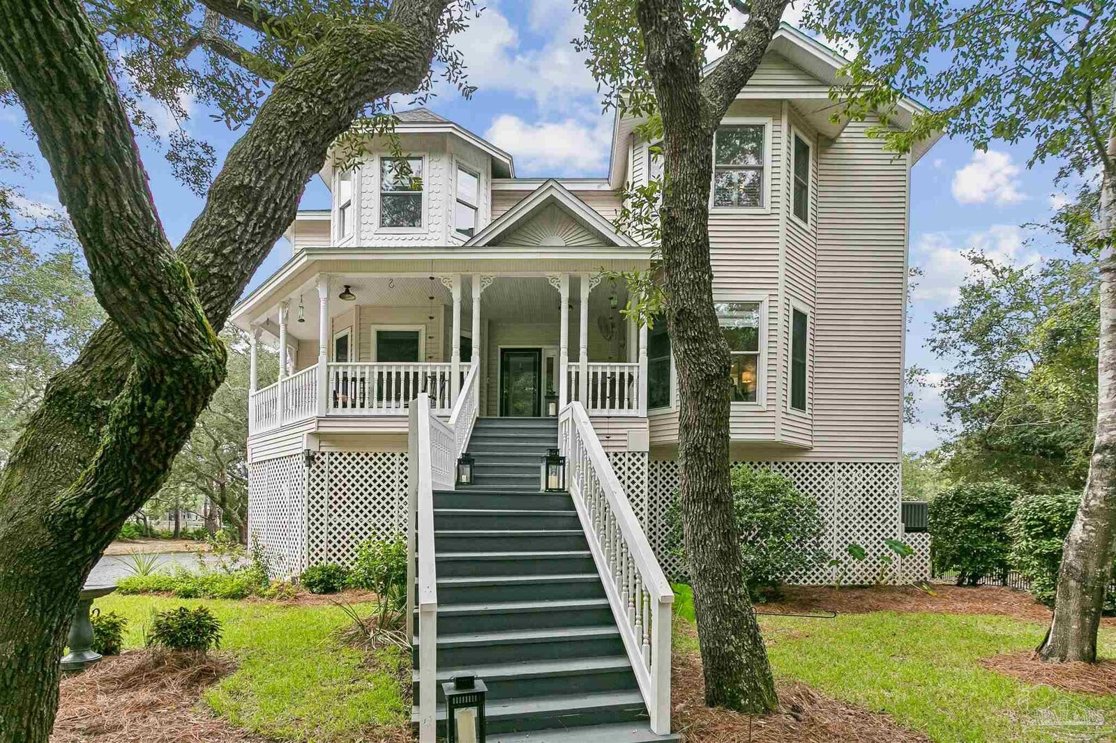 Property Photo:  1978 Tanbark Dr  FL 32583 