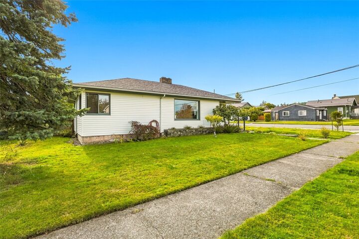 Property Photo:  1019  19th Street  WA 98221 